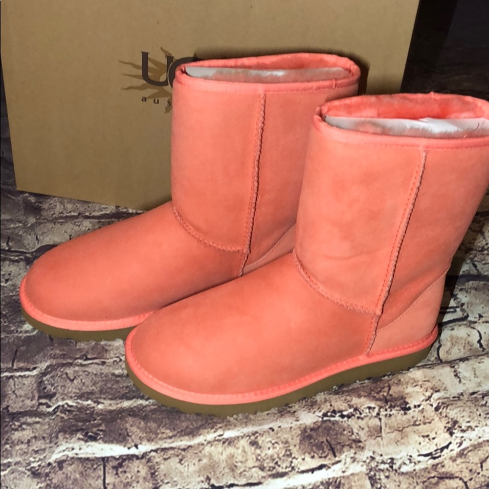 UGG Australia Classic Short 5825 Salmon Size 9